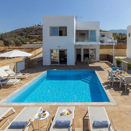 פומוס Diana Seaside Villas מראה חיצוני תמונה