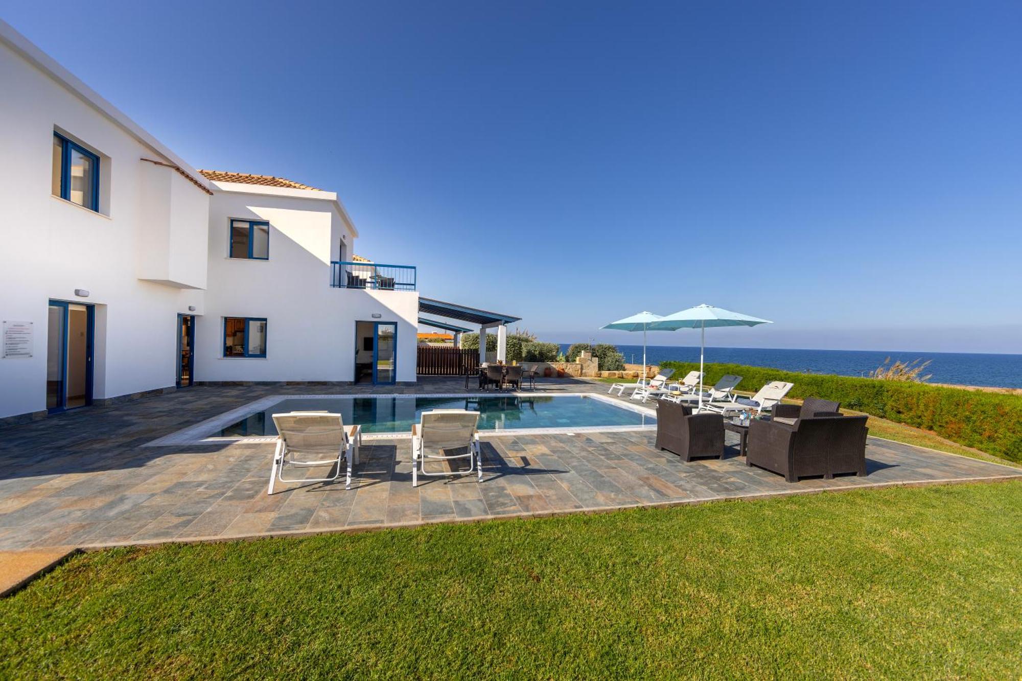 פומוס Diana Seaside Villas מראה חיצוני תמונה