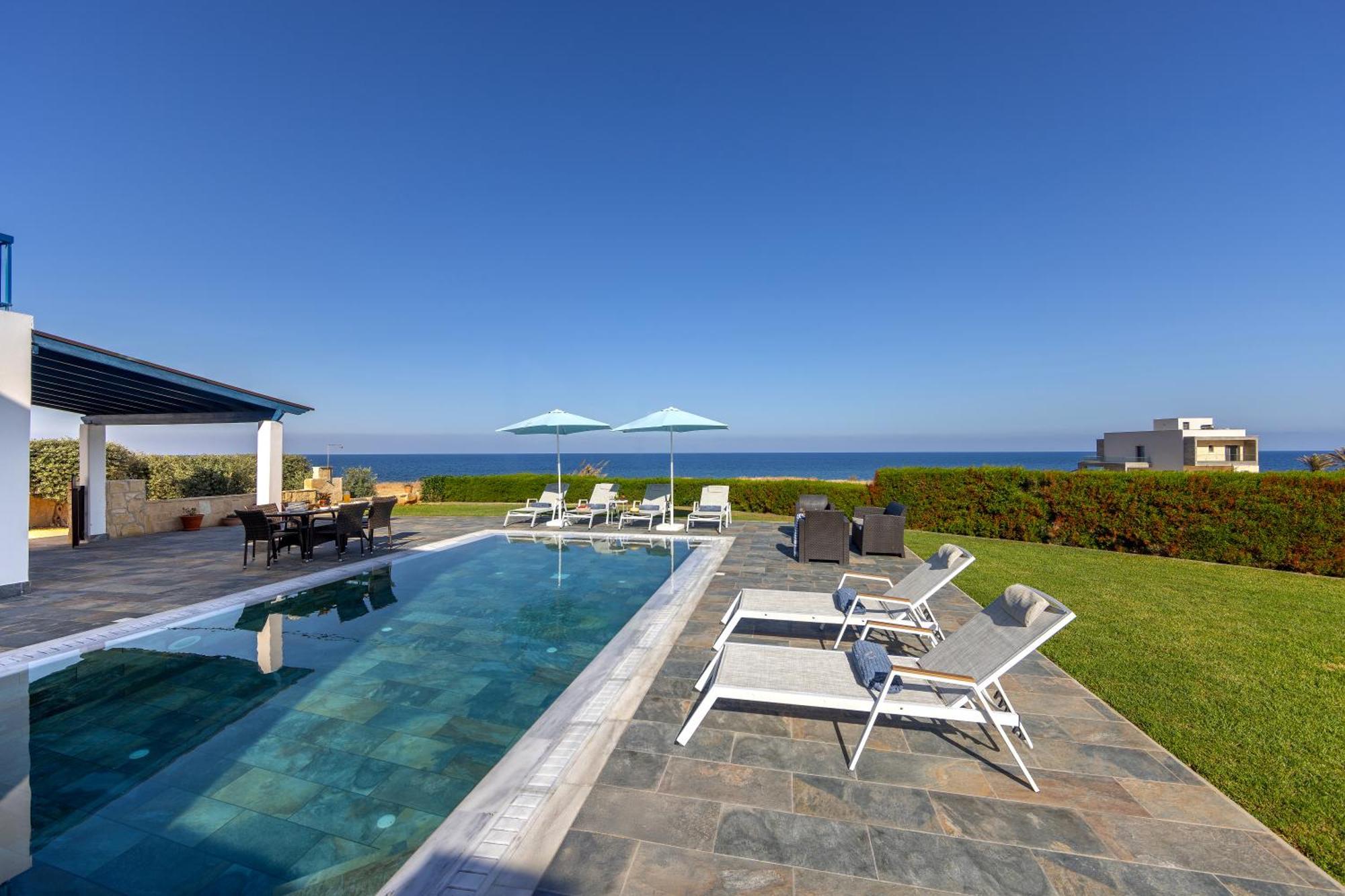 פומוס Diana Seaside Villas מראה חיצוני תמונה