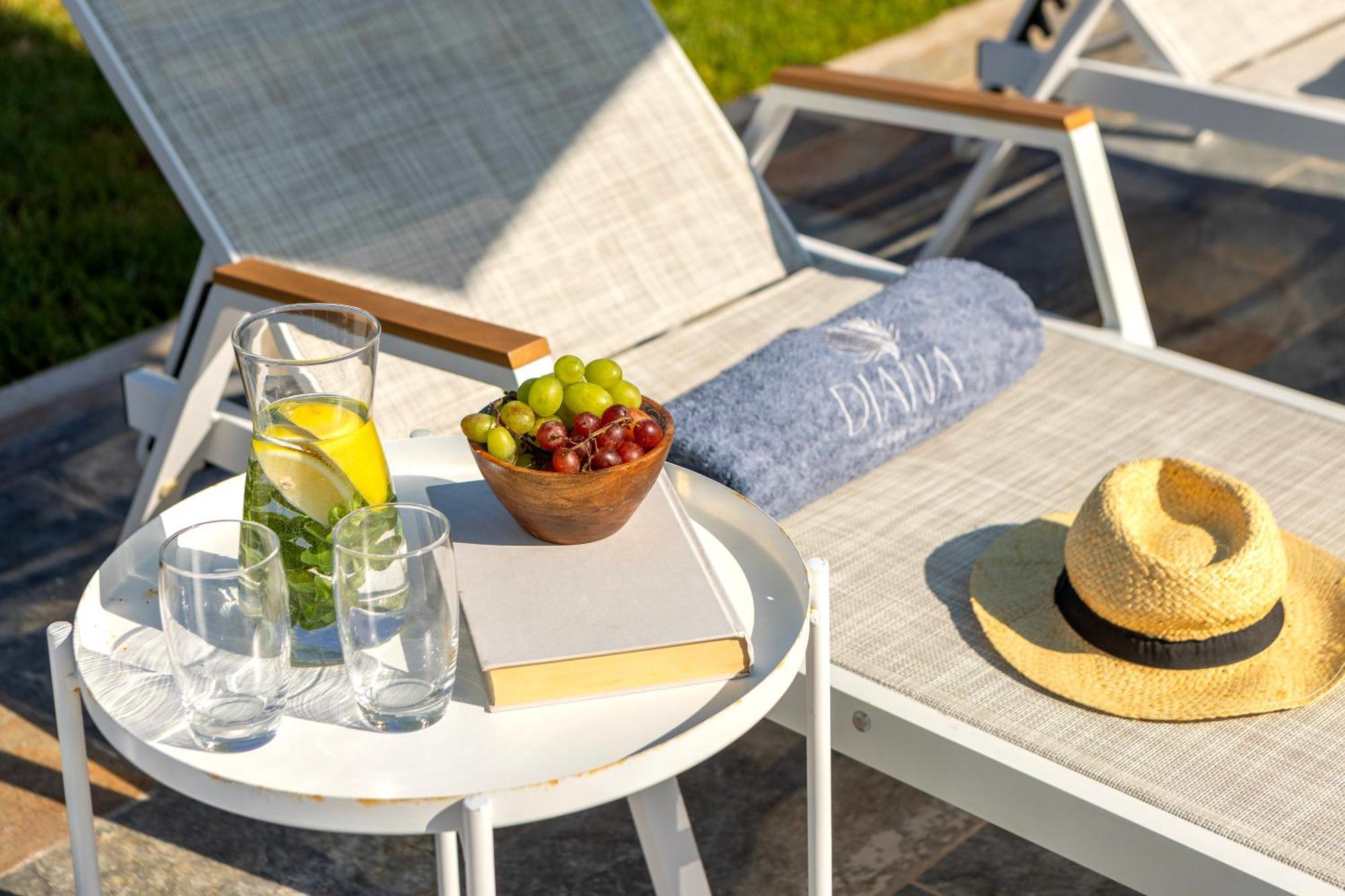 פומוס Diana Seaside Villas מראה חיצוני תמונה